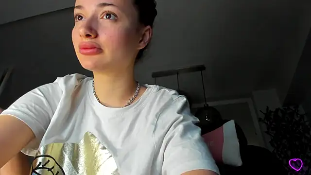 Snapshot of IreneVON chatting on March 15, 3:48 pm IreneVON online show from March 15, 3:48 pm