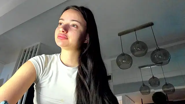 Snapshot of IreneVON chatting on October 18, 4:15 am IreneVON online show from October 18, 4:15 am