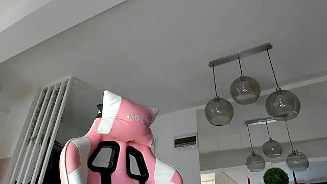 Snapshot of IreneVON chatting on November 9, 6:23 am IreneVON online show from November 9, 6:23 am