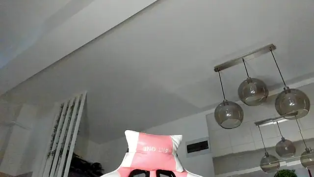 Snapshot of IreneVON chatting on December 14, 6:30 am IreneVON online show from December 14, 6:30 am