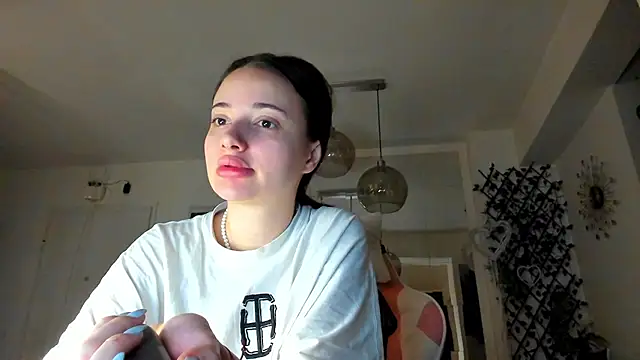 IreneVON online show from March 6, 4:09 am