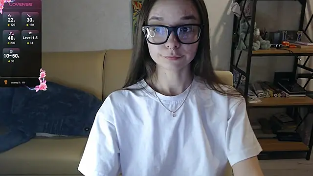 Snapshot of Amarieni chatting on December 11, 2:33 pm Amarieni online show from December 11, 2:33 pm