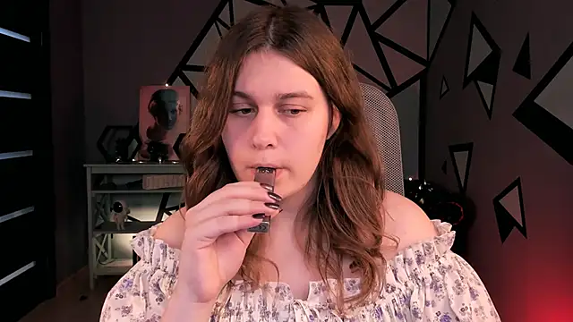 FioraMarmoris online show from November 14, 1:43 pm