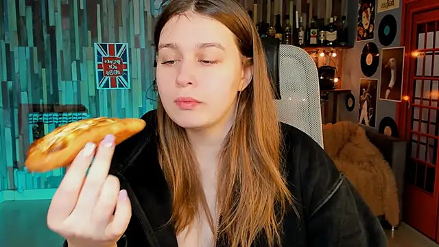 FioraMarmoris online show from January 18, 7:01 am