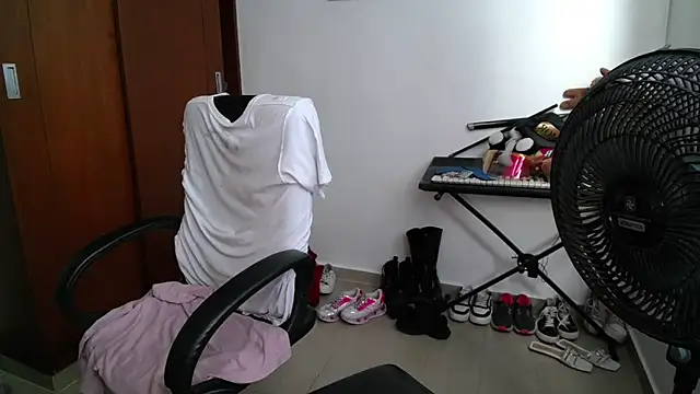 venelope1 online show from November 27, 8:00 pm