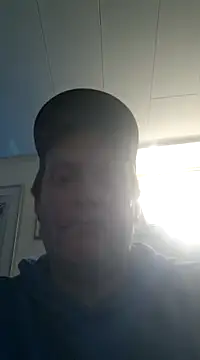 Snapshot of everyoneneeds chatting on February 15, 11:06 am everyoneneeds online show from February 15, 11:06 am