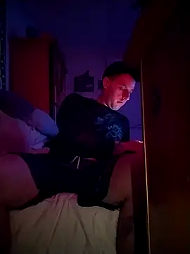 Snapshot of thatdude9_9_9 chatting on December 19, 8:21 am thatdude9 9 9 online show from December 19, 8:21 am