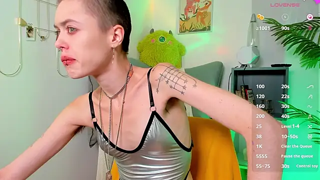 PamelaYong online show from December 11, 1:39 pm