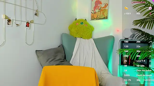 PamelaYong online show from February 5, 1:44 pm