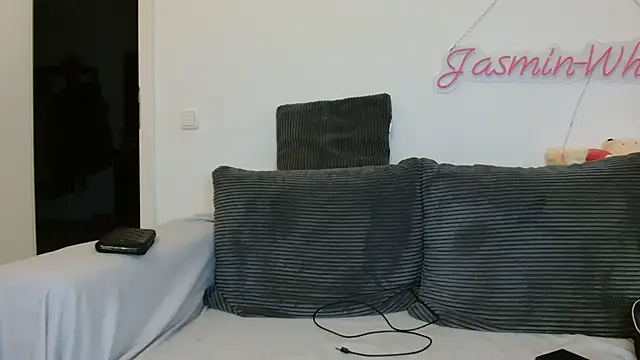 Jasmin-White online show from July 1, 5:12 pm