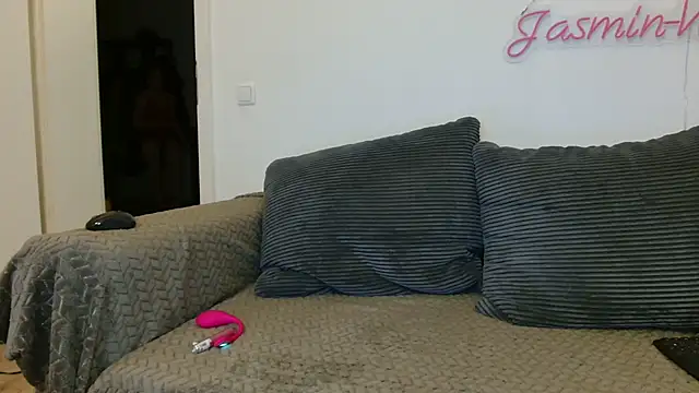 Jasmin-White online show from July 16, 6:36 pm