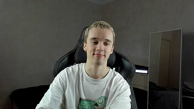 MasonWarholl online show from December 13, 6:49 pm