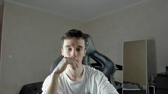 MasonWarholl online show from March 19, 9:16 pm