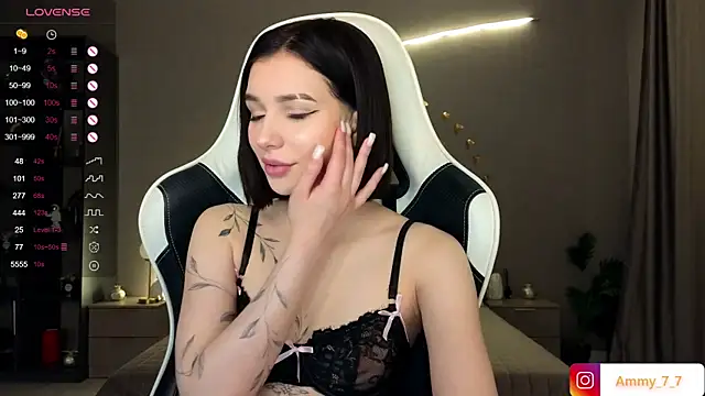 Snapshot of ammy_cummy chatting on December 16, 3:00 am ammy cummy online show from December 16, 3:00 am