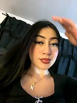 Snapshot of KittyRous chatting on December 4, 7:28 am KittyRous online show from December 4, 7:28 am