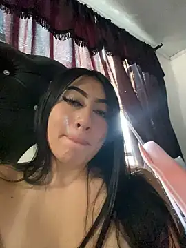 Snapshot of KittyRous chatting on December 13, 4:22 am KittyRous online show from December 13, 4:22 am