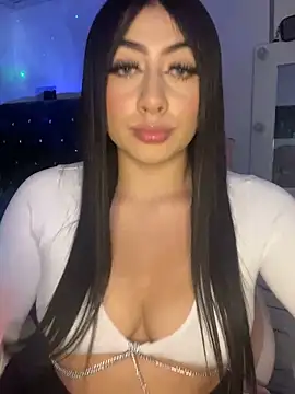 Snapshot of KittyRous chatting on February 27, 2:21 am KittyRous online show from February 27, 2:21 am