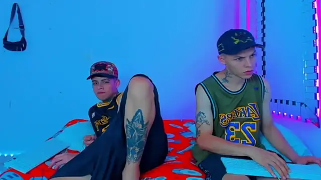 HOT boy2025 online show from December 18, 2:10 am