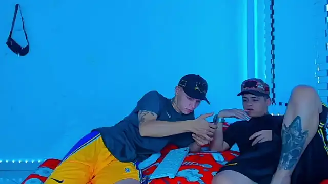 HOT boy2025 online show from December 19, 9:28 pm