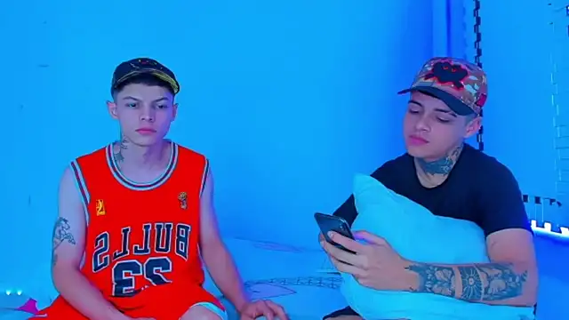 HOT boy2025 online show from January 22, 9:21 pm