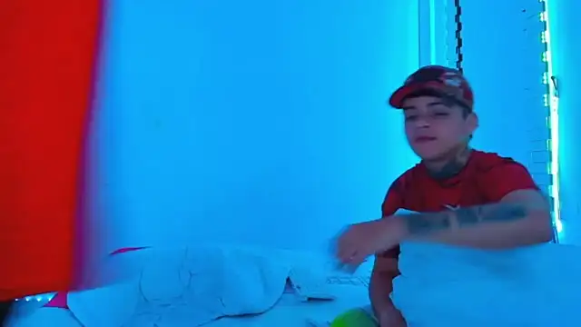 HOT boy2025 online show from February 3, 12:47 am