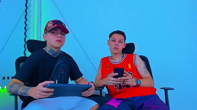 HOT boy2025 online show from November 3, 9:27 pm