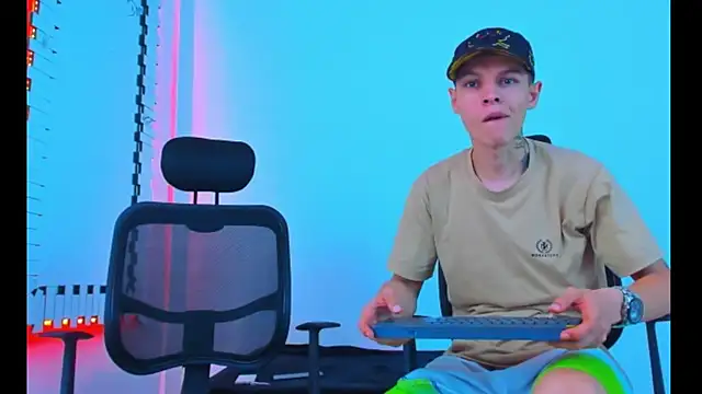 HOT boy2025 online show from November 20, 3:18 am