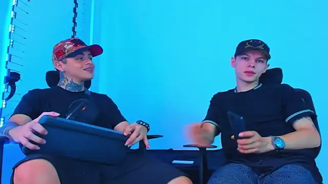 HOT boy2025 online show from December 5, 12:47 pm