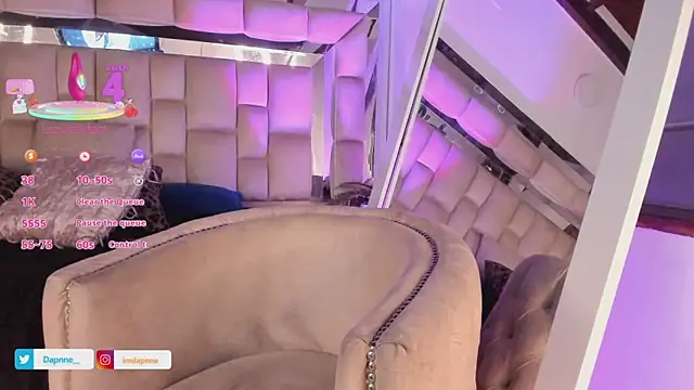 Dapnne  online show from September 20, 8:32 pm