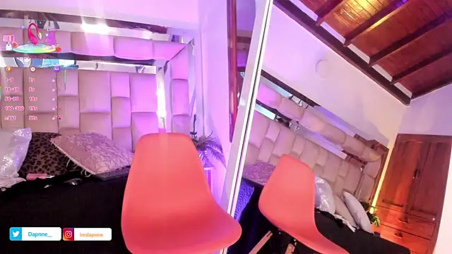 Dapnne  online show from September 30, 1:27 pm