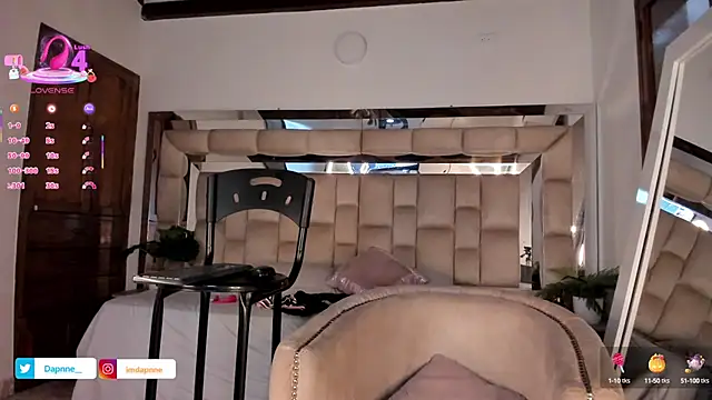 Dapnne  online show from October 10, 12:48 pm