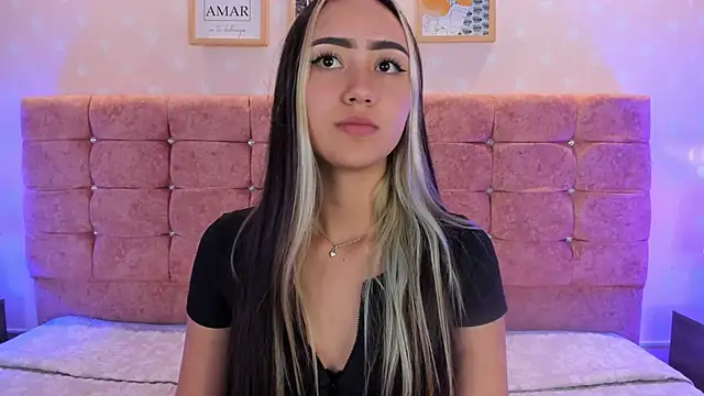 Snapshot of liaa_18 chatting on February 5, 6:35 am liaa 18 online show from February 5, 6:35 am