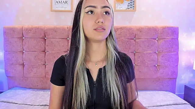 Snapshot of liaa_18 chatting on February 5, 9:36 am liaa 18 online show from February 5, 9:36 am