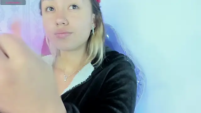 Snapshot of liaa_18 chatting on October 17, 4:59 am liaa 18 online show from October 17, 4:59 am