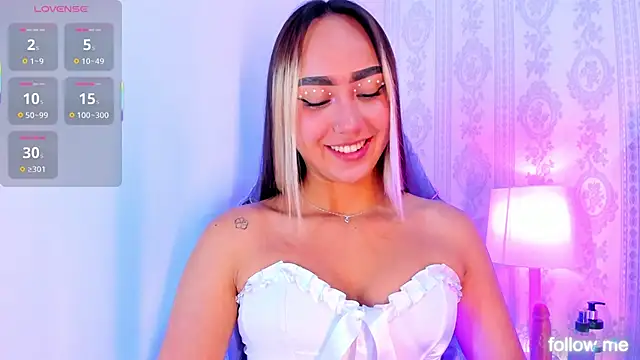 Snapshot of liaa_18 chatting on November 8, 2:23 am liaa 18 online show from November 8, 2:23 am