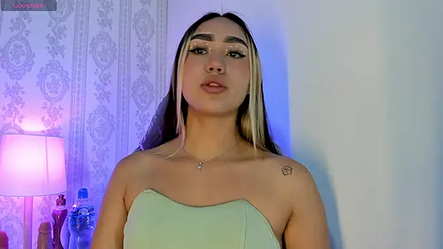 Snapshot of liaa_18 chatting on November 9, 3:38 am liaa 18 online show from November 9, 3:38 am