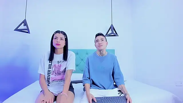 Snapshot of Tinny_and_Candy chatting on December 21, 1:32 pm Tinny and Candy online show from December 21, 1:32 pm