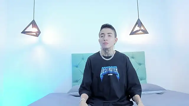 Snapshot of Tinny_and_Candy chatting on December 22, 1:11 pm Tinny and Candy online show from December 22, 1:11 pm