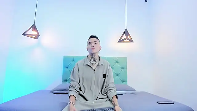 Snapshot of Tinny_and_Candy chatting on December 24, 1:28 pm Tinny and Candy online show from December 24, 1:28 pm