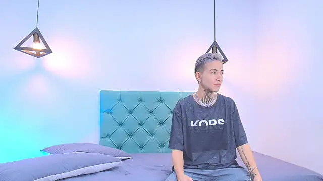 Snapshot of Tinny_and_Candy chatting on March 13, 1:07 pm Tinny and Candy online show from March 13, 1:07 pm