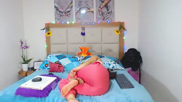 valentina hearts online show from March 11, 4:54 am