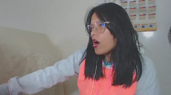 Snapshot of home_vlak chatting on March 11, 8:31 pm home vlak online show from March 11, 8:31 pm