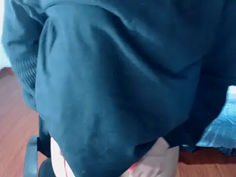 Snapshot of home_vlak chatting on November 10, 11:59 pm home vlak online show from November 10, 11:59 pm