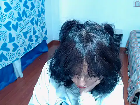 Snapshot of home_vlak chatting on January 8, 5:48 pm home vlak online show from January 8, 5:48 pm