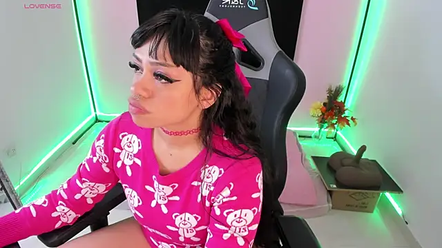 zoesullivan online show from December 30, 9:48 am