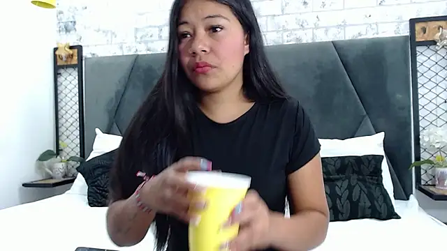 Snapshot of MilaaAdams chatting on December 16, 12:49 pm MilaaAdams online show from December 16, 12:49 pm