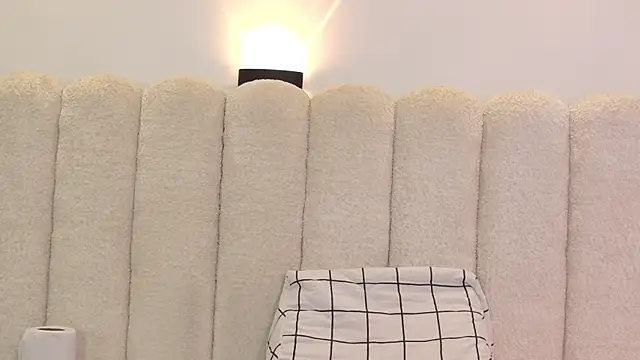 Snapshot of Juliabadlee chatting on November 22, 8:19 pm Juliabadlee online show from November 22, 8:19 pm