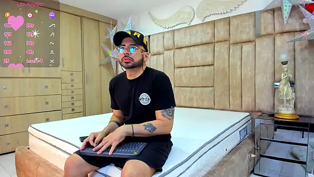 petterwilly1 online show from November 18, 11:15 pm