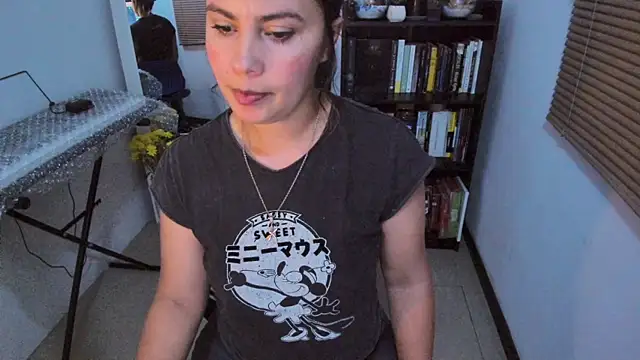 gigi stephans online show from January 13, 1:00 am