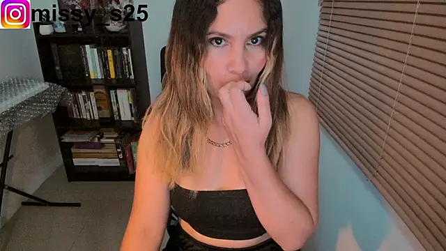 gigi stephans online show from February 2, 1:37 am